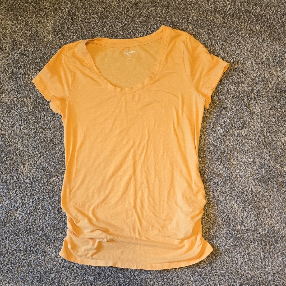 Old Navy Maternity Tee